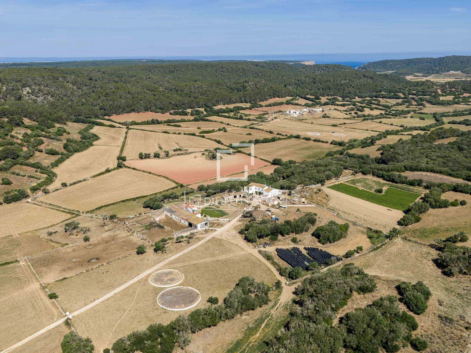 8 slaapkamer Finca/Landhuis te koop in Ciutadella de Menorca met garage - € 4.200.000 (Ref: 9866038)