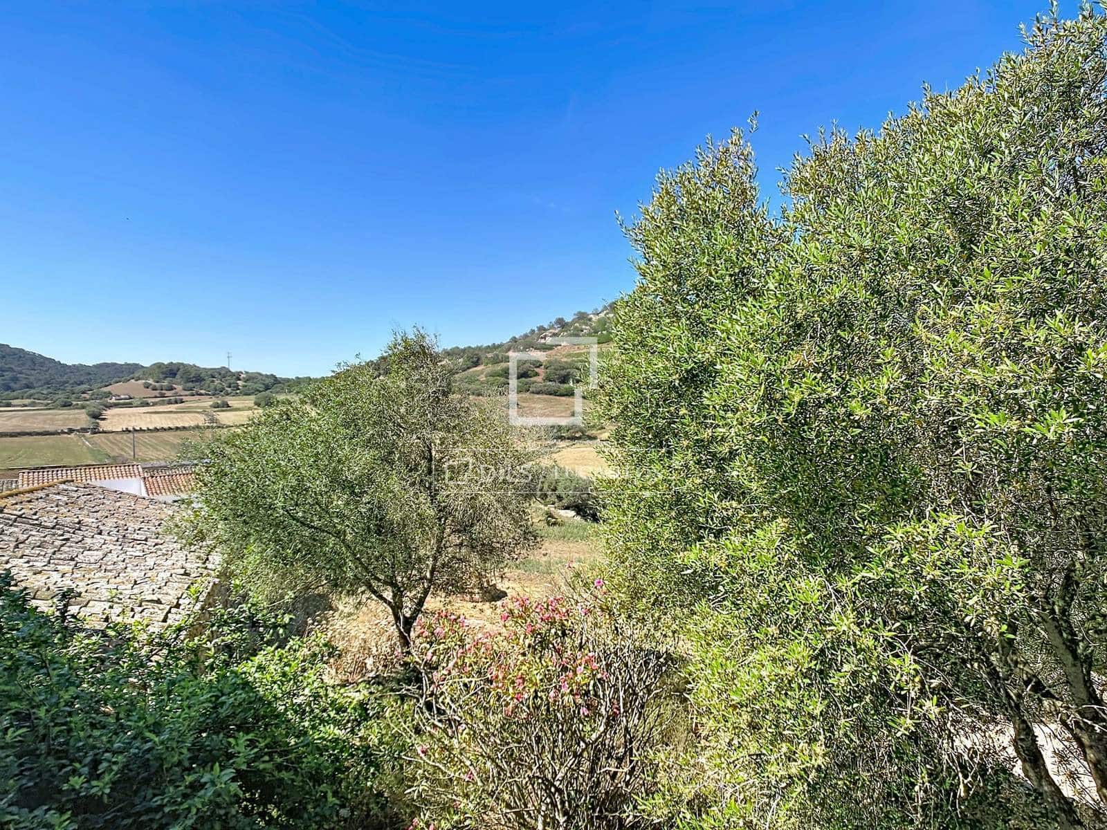 8 slaapkamer Finca/Landhuis te koop in Ciutadella de Menorca met garage - € 4.200.000 (Ref: 9866038)