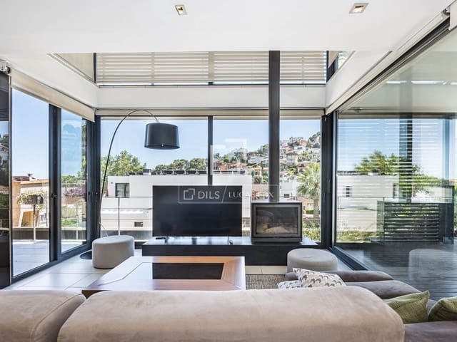 3 makuuhuone Huvila vuokrattavana paikassa Castelldefels mukana uima-altaan 
autotalli - 5 600 € (Ref: 9866135)