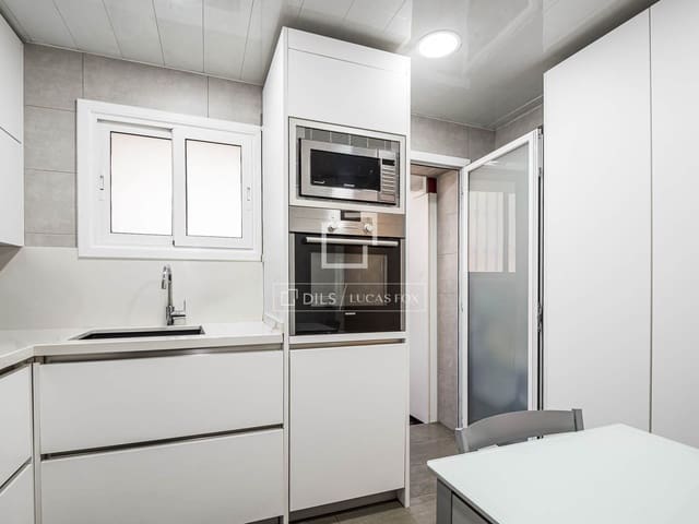 4 slaapkamer Villa te koop in Castelldefels - € 850.000 (Ref: 9866136)