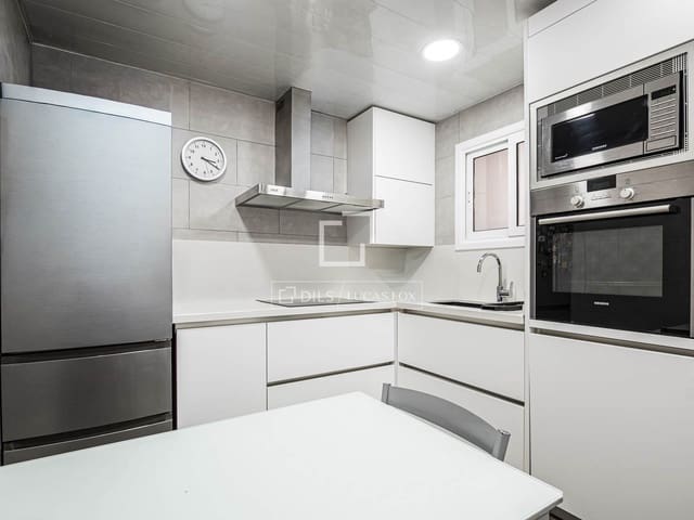 4 slaapkamer Villa te koop in Castelldefels - € 850.000 (Ref: 9866136)