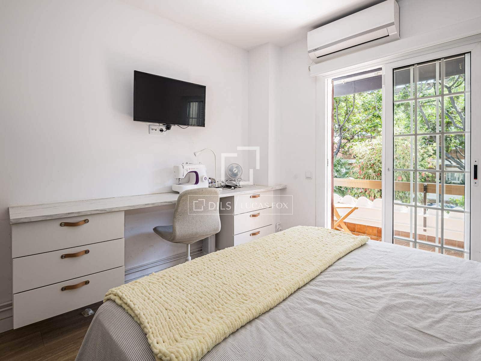 4 slaapkamer Villa te koop in Castelldefels met garage - € 850.000 (Ref: 9866136)