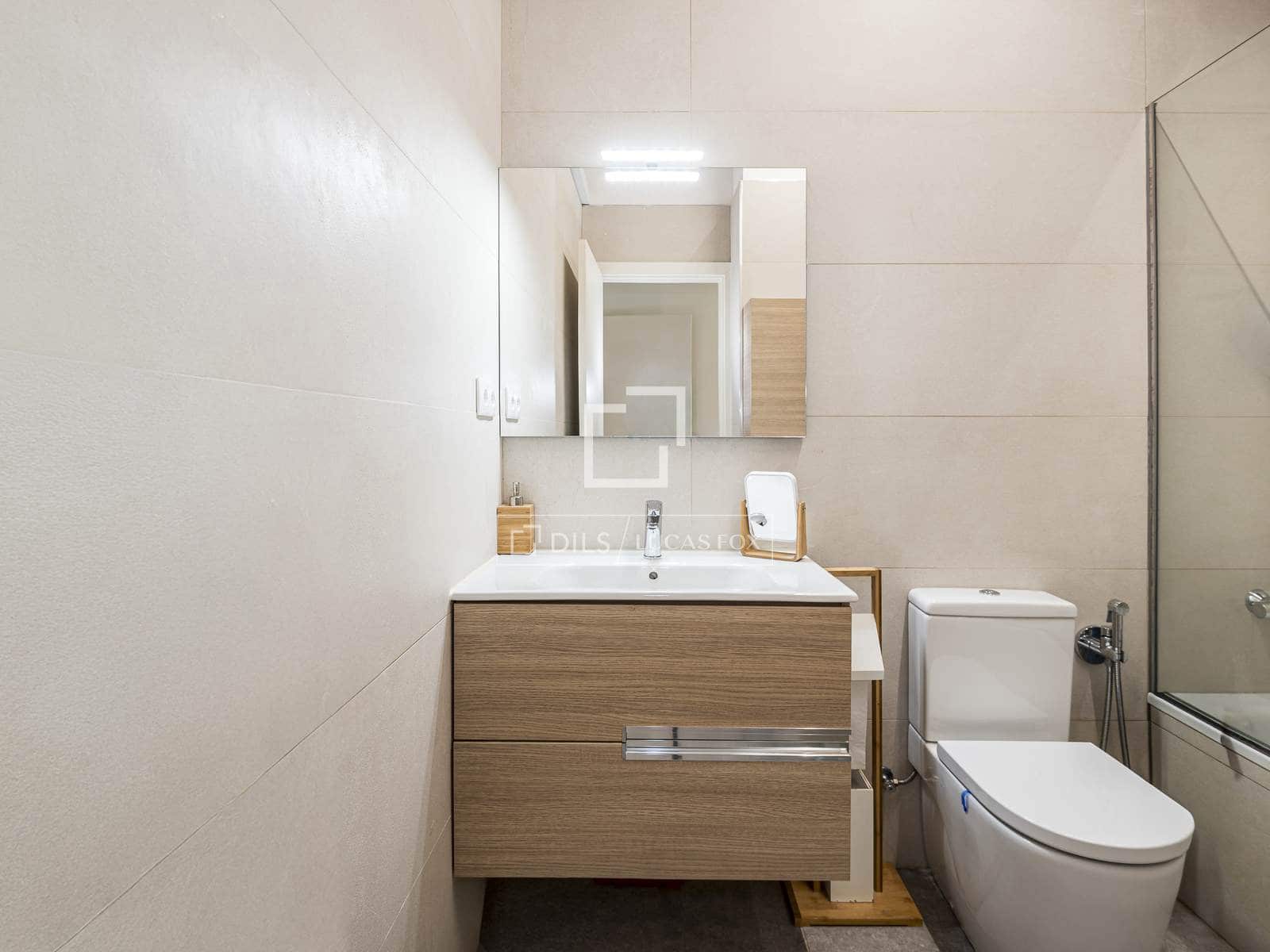 4 slaapkamer Villa te koop in Castelldefels met garage - € 850.000 (Ref: 9866136)