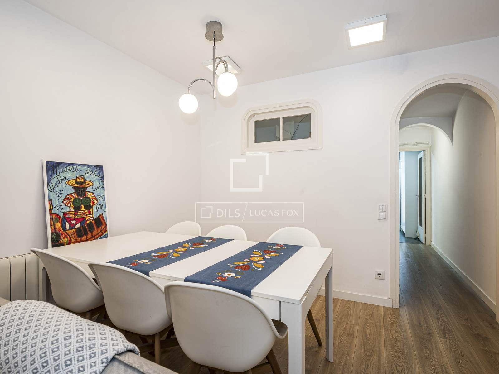 4 slaapkamer Villa te koop in Castelldefels met garage - € 850.000 (Ref: 9866136)