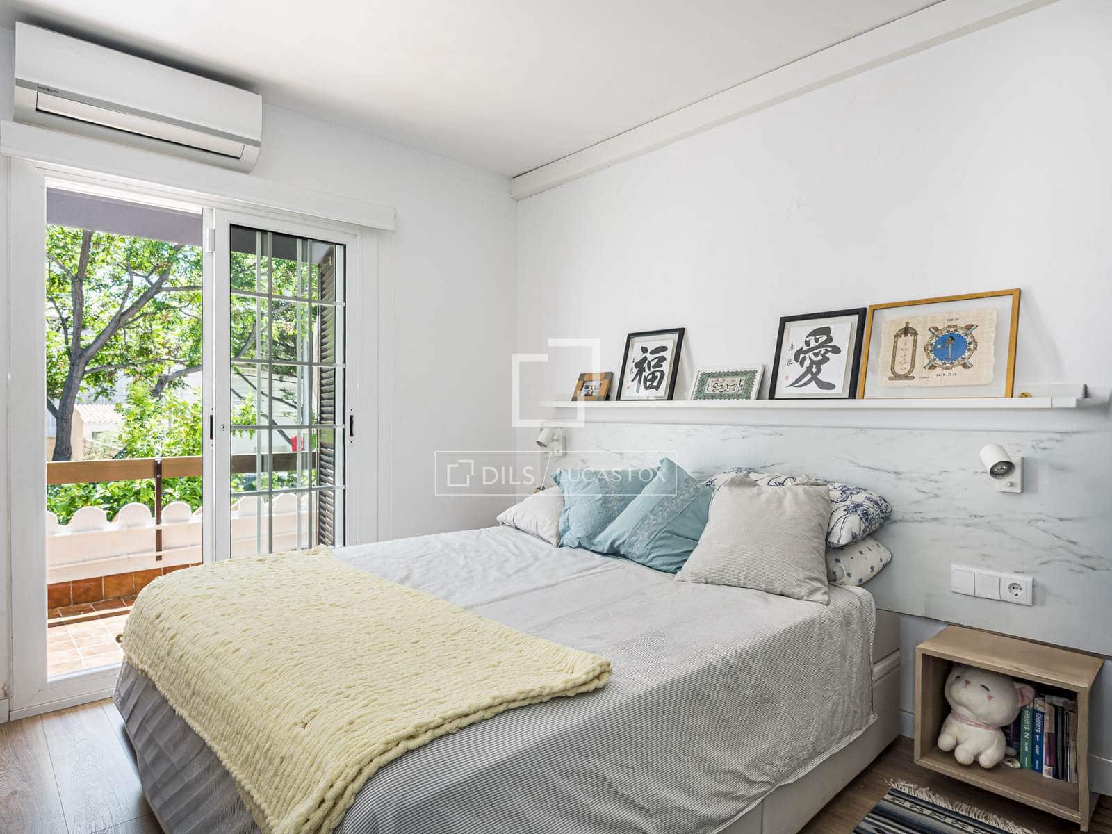 4 slaapkamer Villa te koop in Castelldefels met garage - € 850.000 (Ref: 9866136)