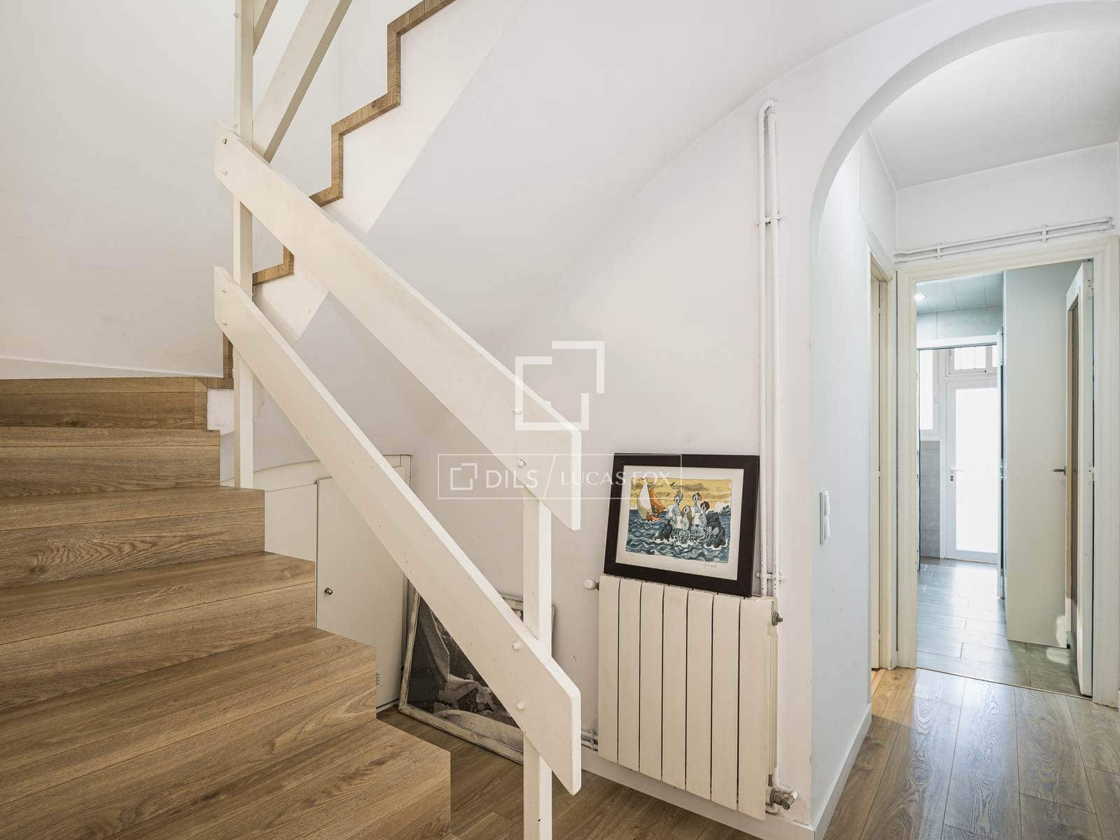 4 slaapkamer Villa te koop in Castelldefels met garage - € 850.000 (Ref: 9866136)