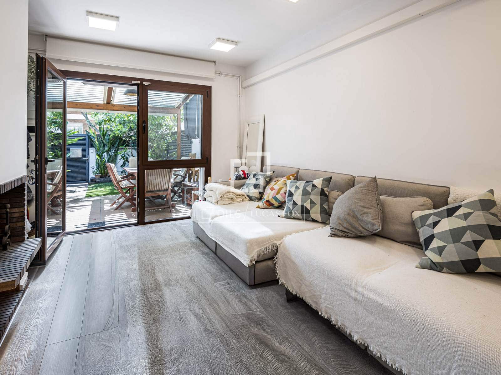 4 slaapkamer Villa te koop in Castelldefels met garage - € 850.000 (Ref: 9866136)