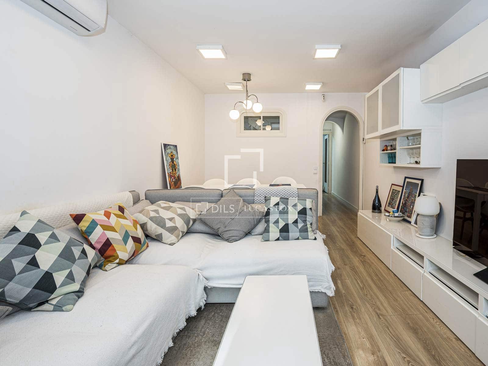 4 slaapkamer Villa te koop in Castelldefels met garage - € 850.000 (Ref: 9866136)