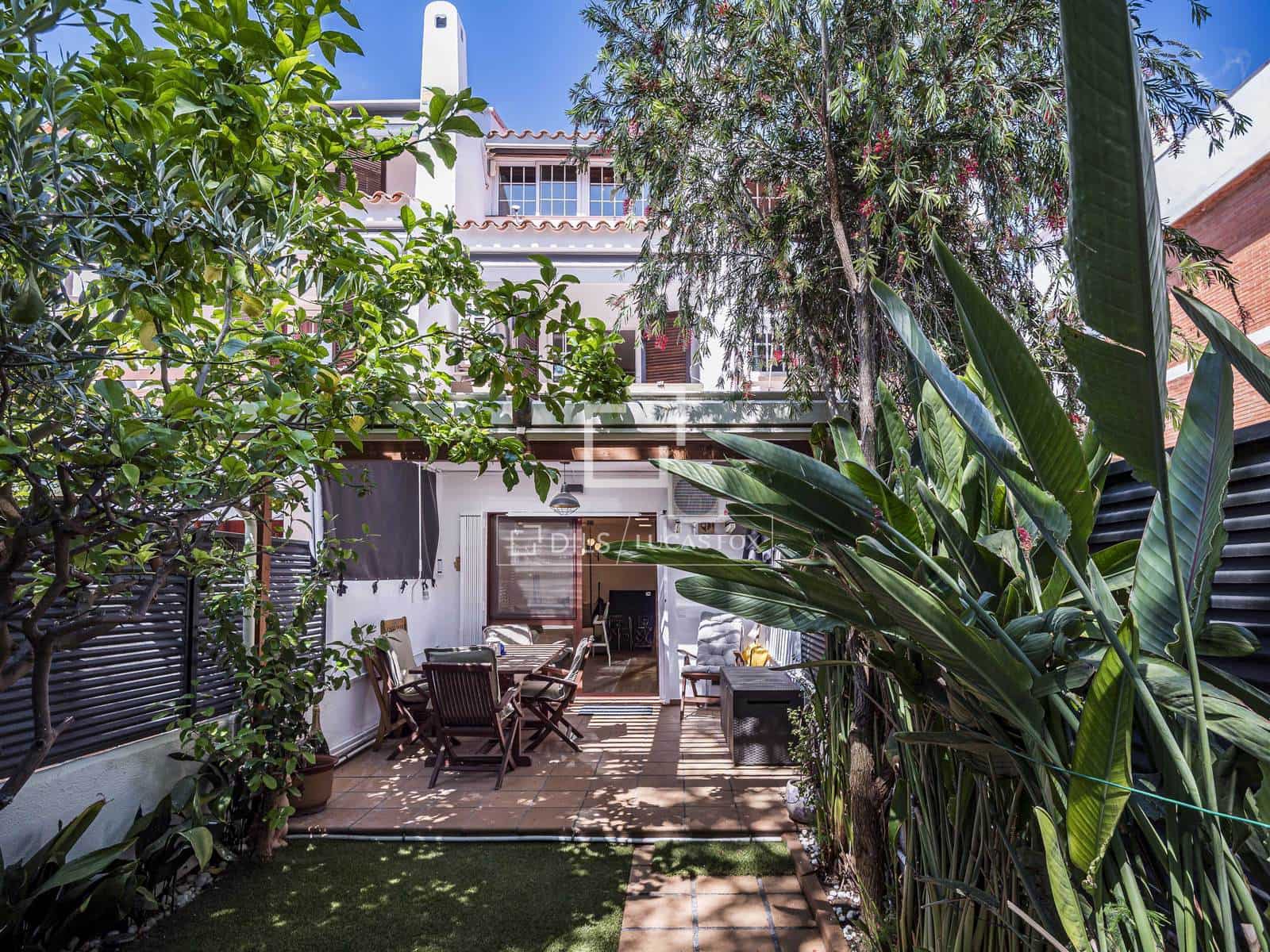 4 slaapkamer Villa te koop in Castelldefels met garage - € 850.000 (Ref: 9866136)