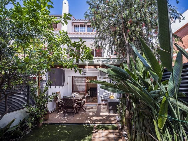 4 slaapkamer Villa te koop in Castelldefels - € 850.000 (Ref: 9866136)