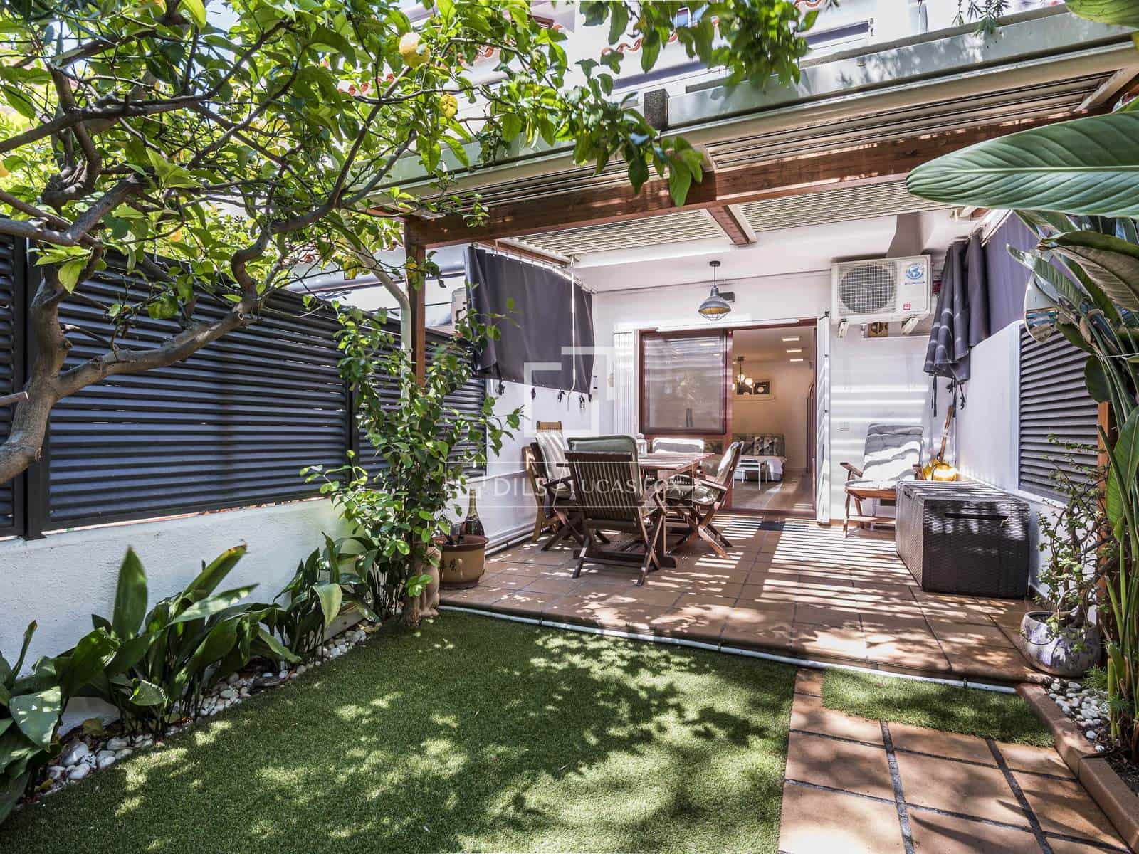 4 slaapkamer Villa te koop in Castelldefels met garage - € 850.000 (Ref: 9866136)