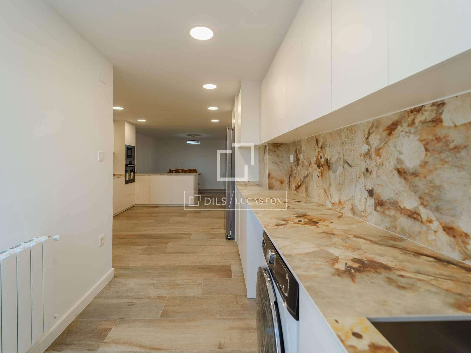 5 soverom Leilighet til leie i Valencia by med garasje - € 5 000 (Ref: 9866139)