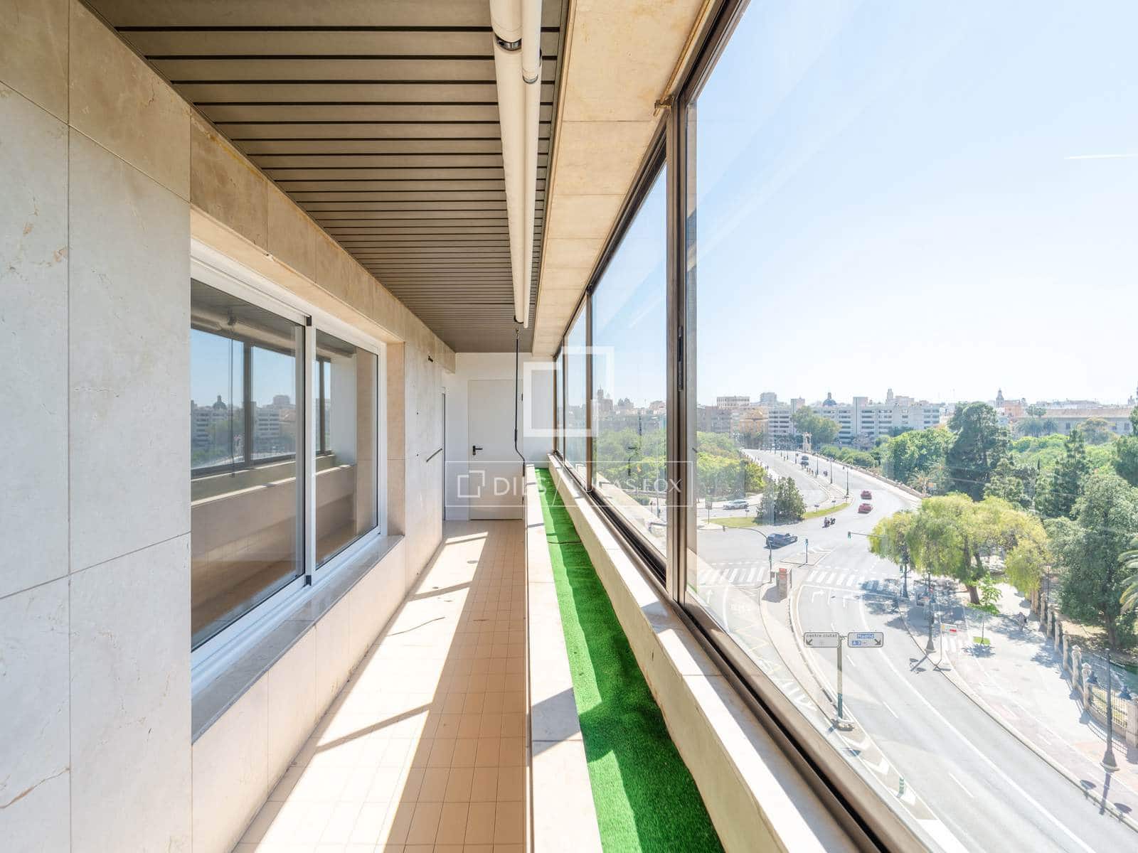 5 soverom Leilighet til leie i Valencia by med garasje - € 5 000 (Ref: 9866139)