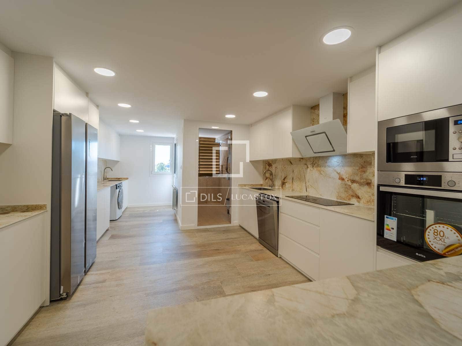 5 soverom Leilighet til leie i Valencia by med garasje - € 5 000 (Ref: 9866139)