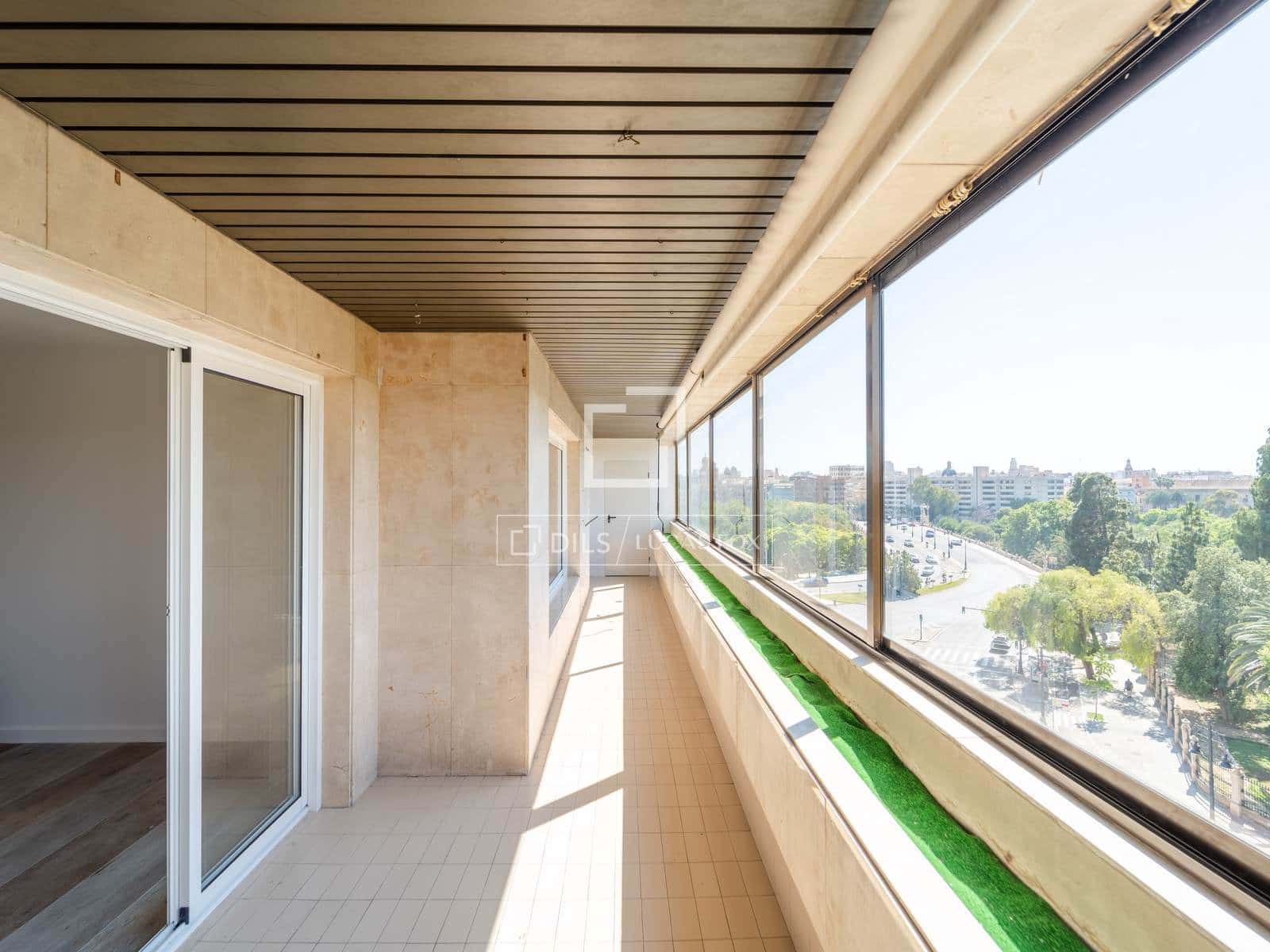 5 soverom Leilighet til leie i Valencia by med garasje - € 5 000 (Ref: 9866139)