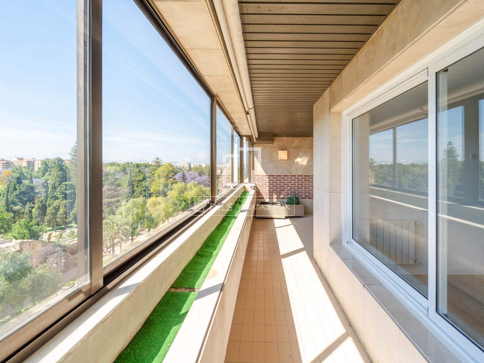 5 soverom Leilighet til leie i Valencia by med garasje - € 5 000 (Ref: 9866139)