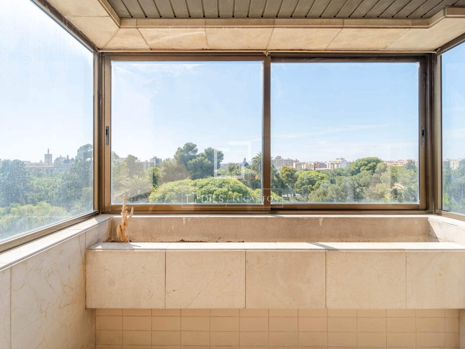 5 soverom Leilighet til leie i Valencia by med garasje - € 5 000 (Ref: 9866139)