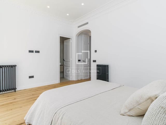 3 soveværelse Lejlighed til salg i Barcelona by - € 1.290.000 (Ref: 9866140)