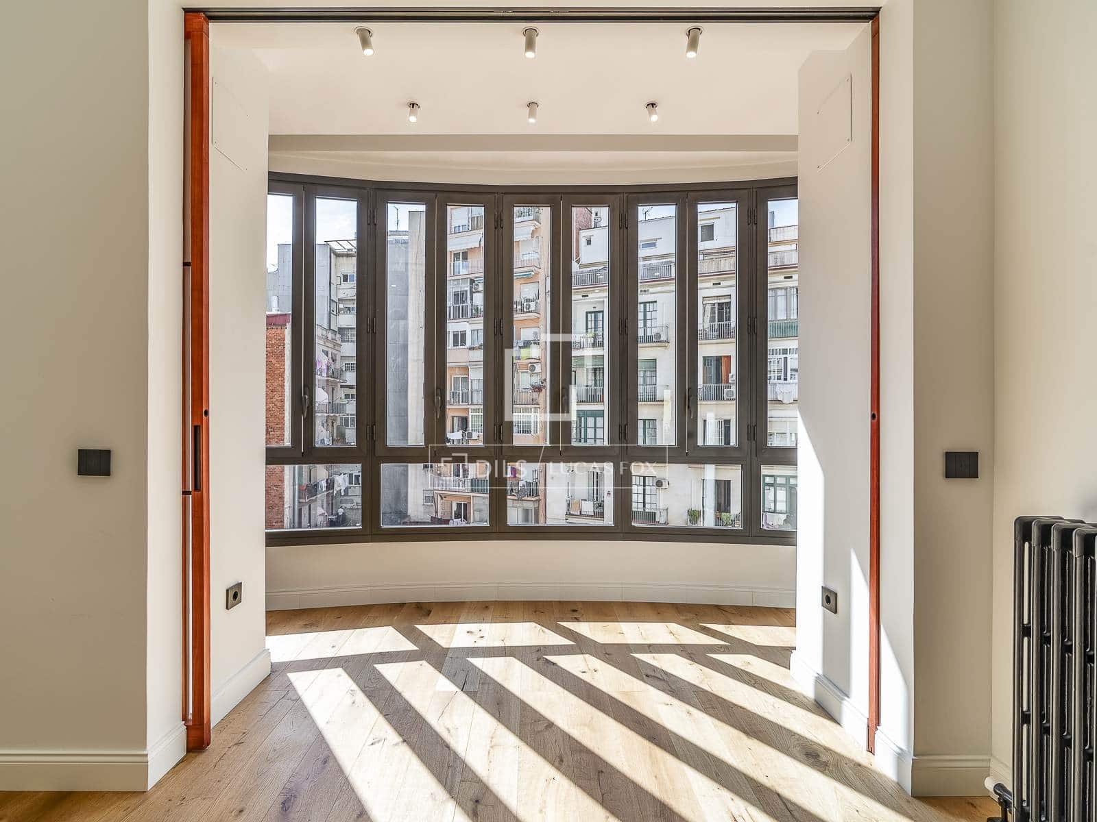 3 soveværelse Lejlighed til salg i Barcelona by - € 1.290.000 (Ref: 9866140)
