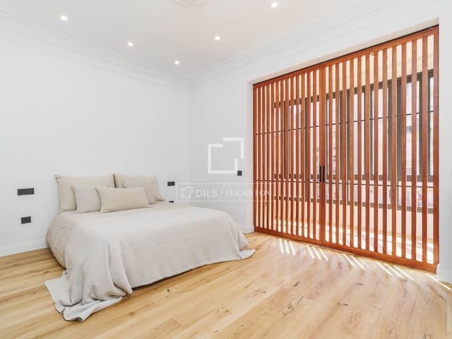 3 soveværelse Lejlighed til salg i Barcelona by - € 1.290.000 (Ref: 9866140)
