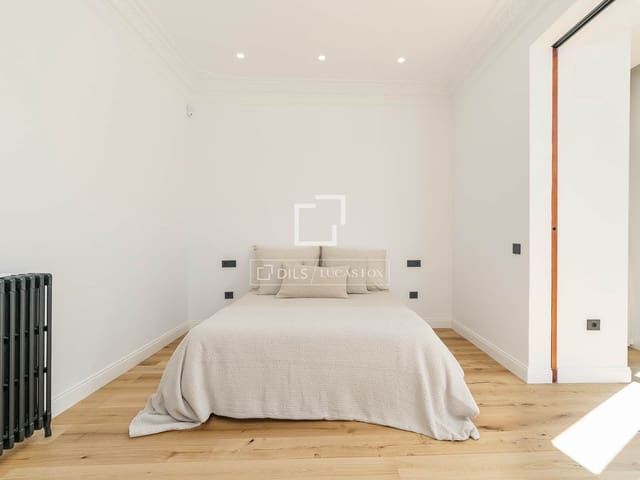 3 soveværelse Lejlighed til salg i Barcelona by - € 1.290.000 (Ref: 9866140)