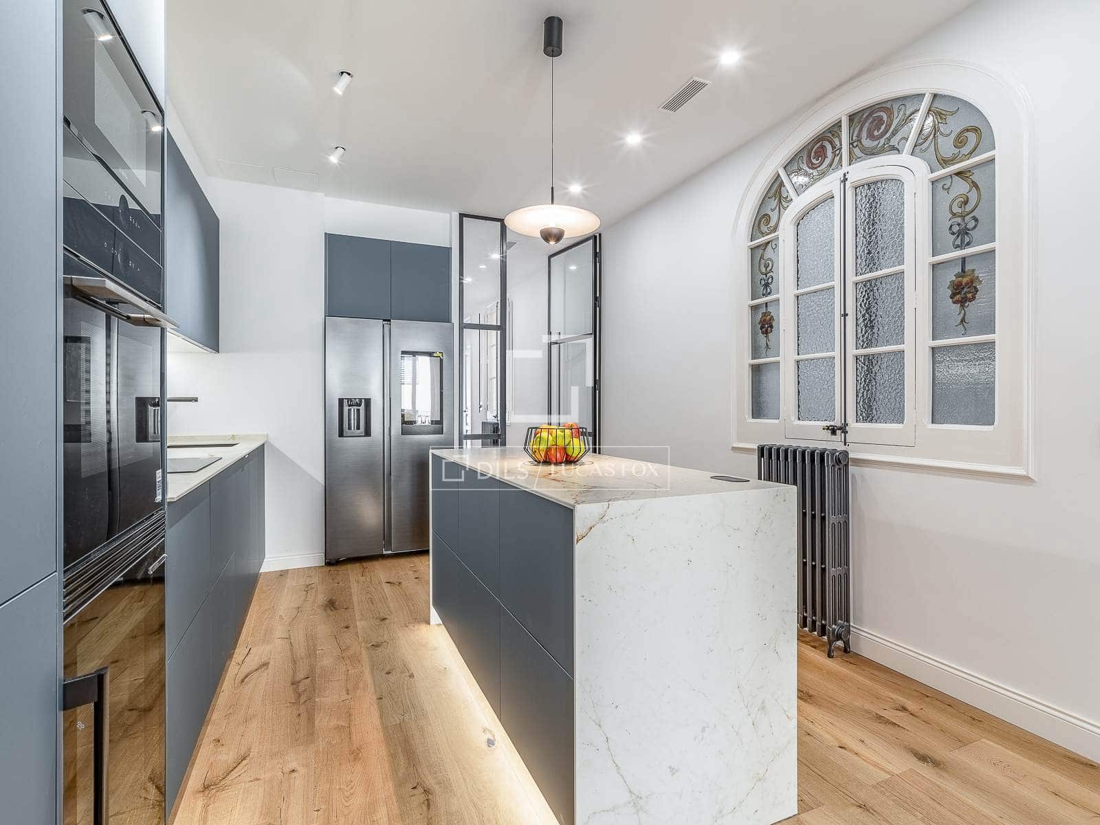 3 soveværelse Lejlighed til salg i Barcelona by - € 1.190.000 (Ref: 9866140)