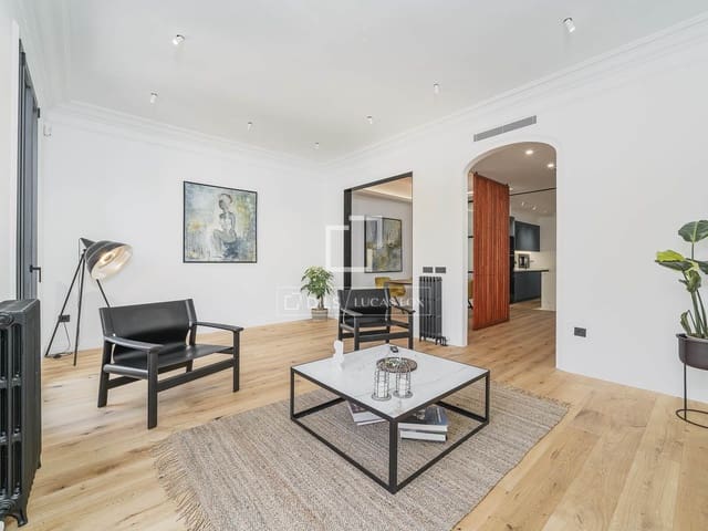 3 soveværelse Lejlighed til salg i Barcelona by - € 1.250.000 (Ref: 9866140)
