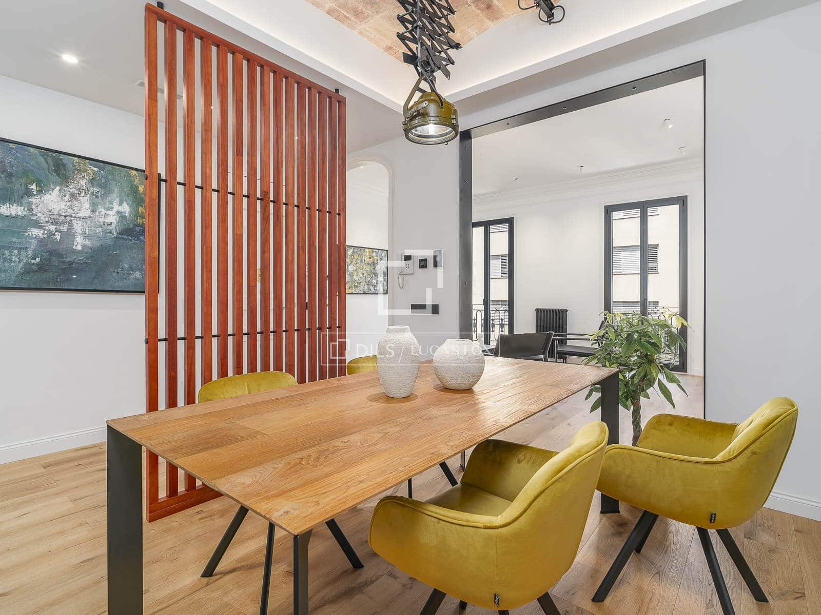 3 soveværelse Lejlighed til salg i Barcelona by - € 1.190.000 (Ref: 9866140)