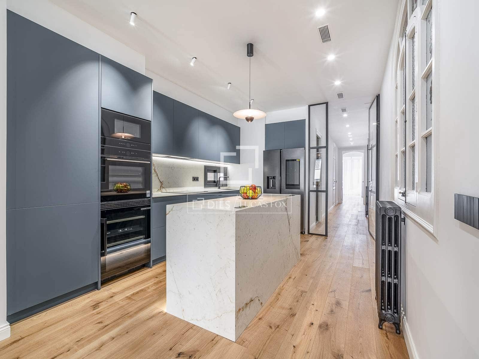 3 soveværelse Lejlighed til salg i Barcelona by - € 1.190.000 (Ref: 9866140)