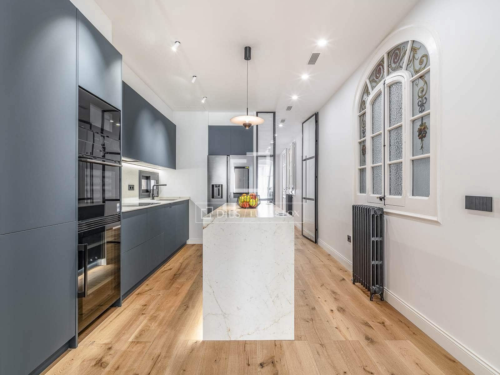 3 soveværelse Lejlighed til salg i Barcelona by - € 1.190.000 (Ref: 9866140)