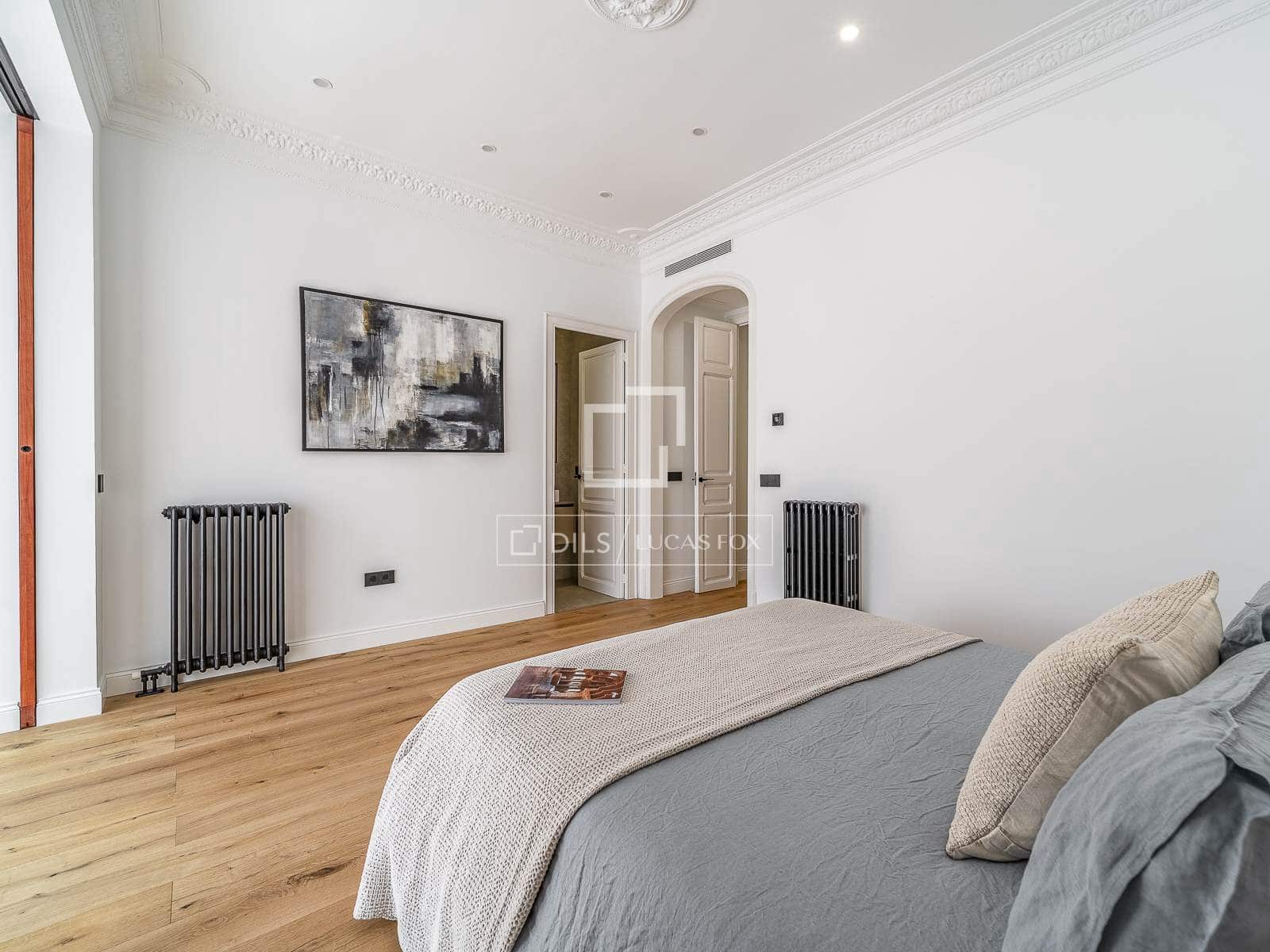 3 soveværelse Lejlighed til salg i Barcelona by - € 1.190.000 (Ref: 9866140)