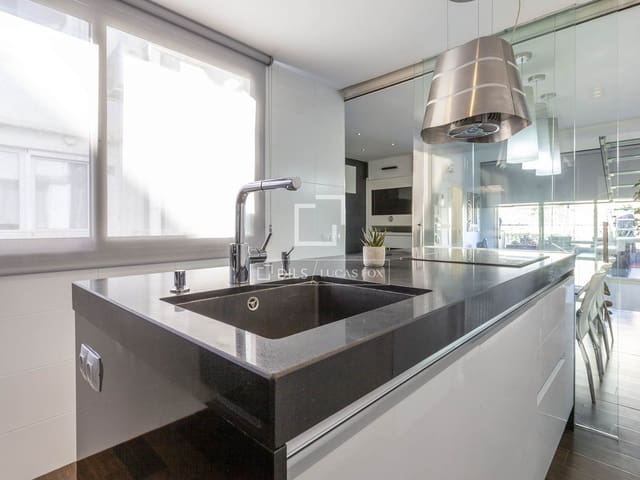 Penthouse de 3 chambres à louer à Valence ville - 2 500 € (Ref: 9866185)