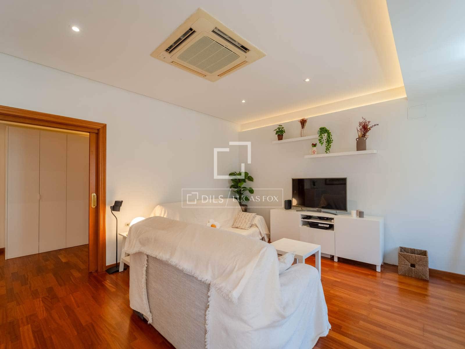 Appartement de 4 chambres à louer à Valence ville - 2 900 € (Ref: 9866190)