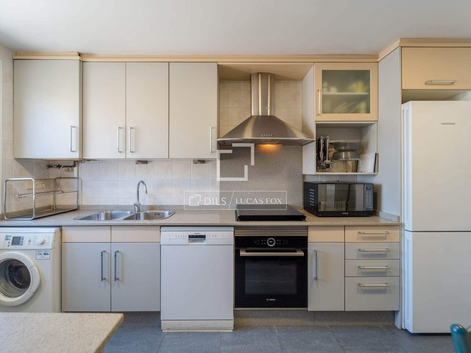 Appartement de 4 chambres à louer à Valence ville - 2 900 € (Ref: 9866190)