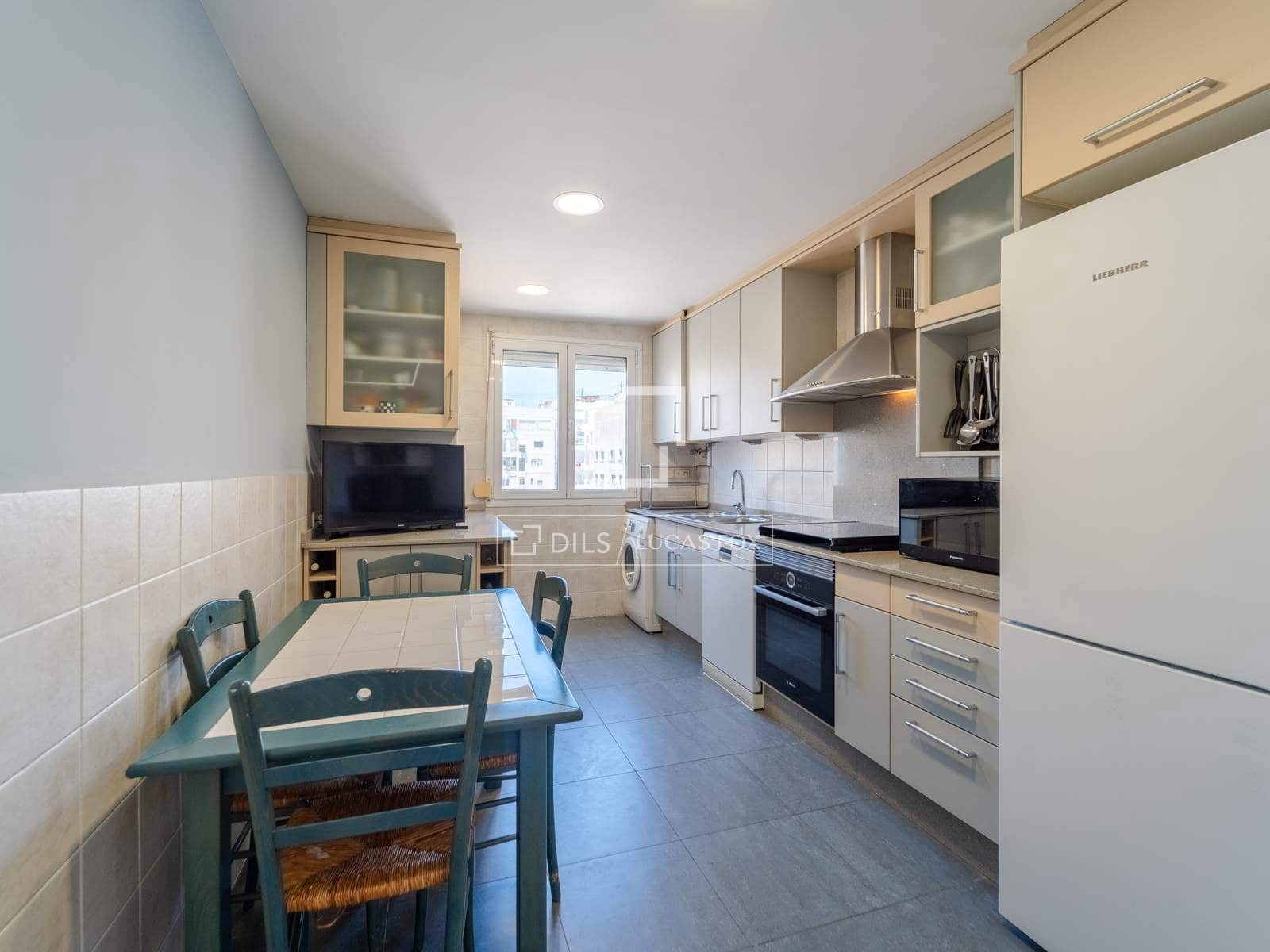 Appartement de 4 chambres à louer à Valence ville - 2 900 € (Ref: 9866190)