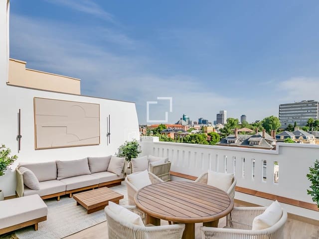 2 makuuhuone Kattohuoneisto vuokrattavana paikassa Castellana, Madrid kaupunki - 7 500 € (Ref: 9866192)