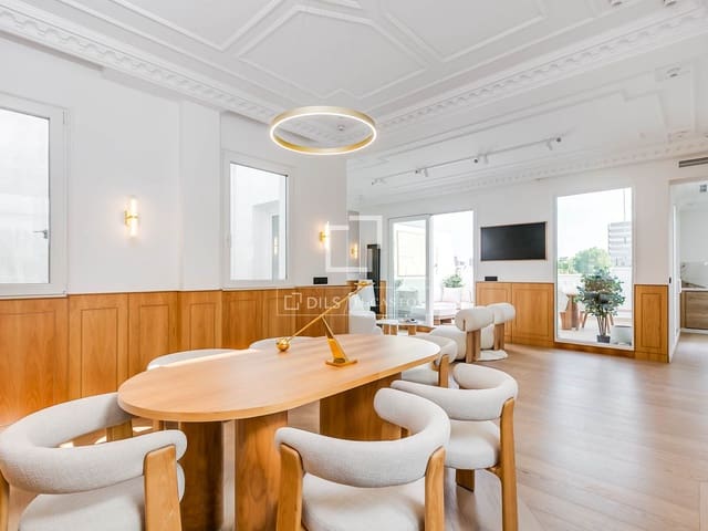 2 makuuhuone Kattohuoneisto vuokrattavana paikassa Castellana, Madrid kaupunki - 7 500 € (Ref: 9866192)