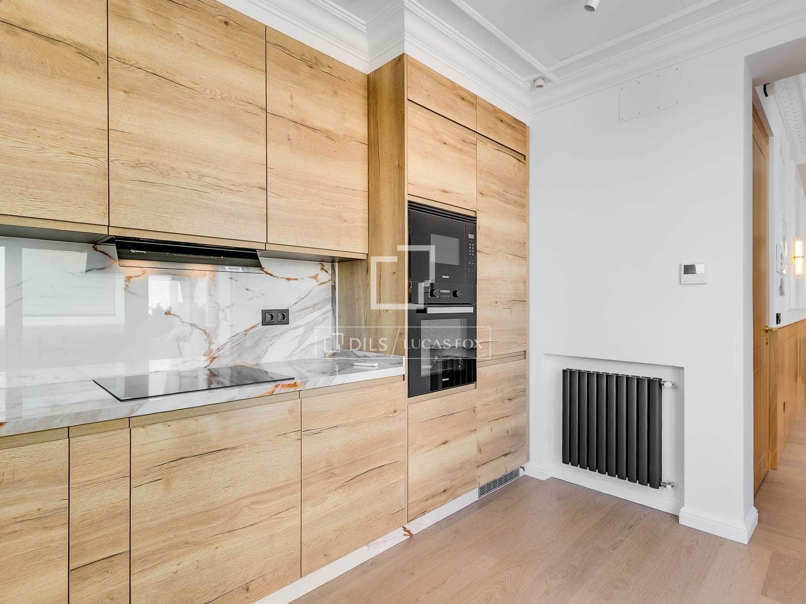 2 bedroom Penthouse for rent in Madrid city - € 7,500 (Ref: 9866192)