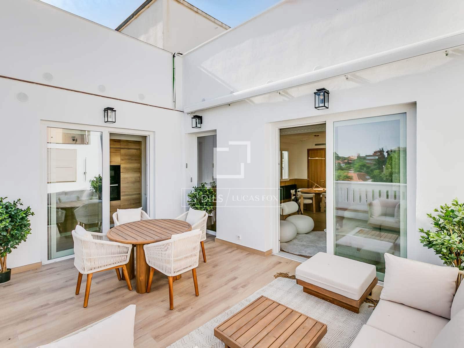 2 bedroom Penthouse for rent in Madrid city - € 7,500 (Ref: 9866192)