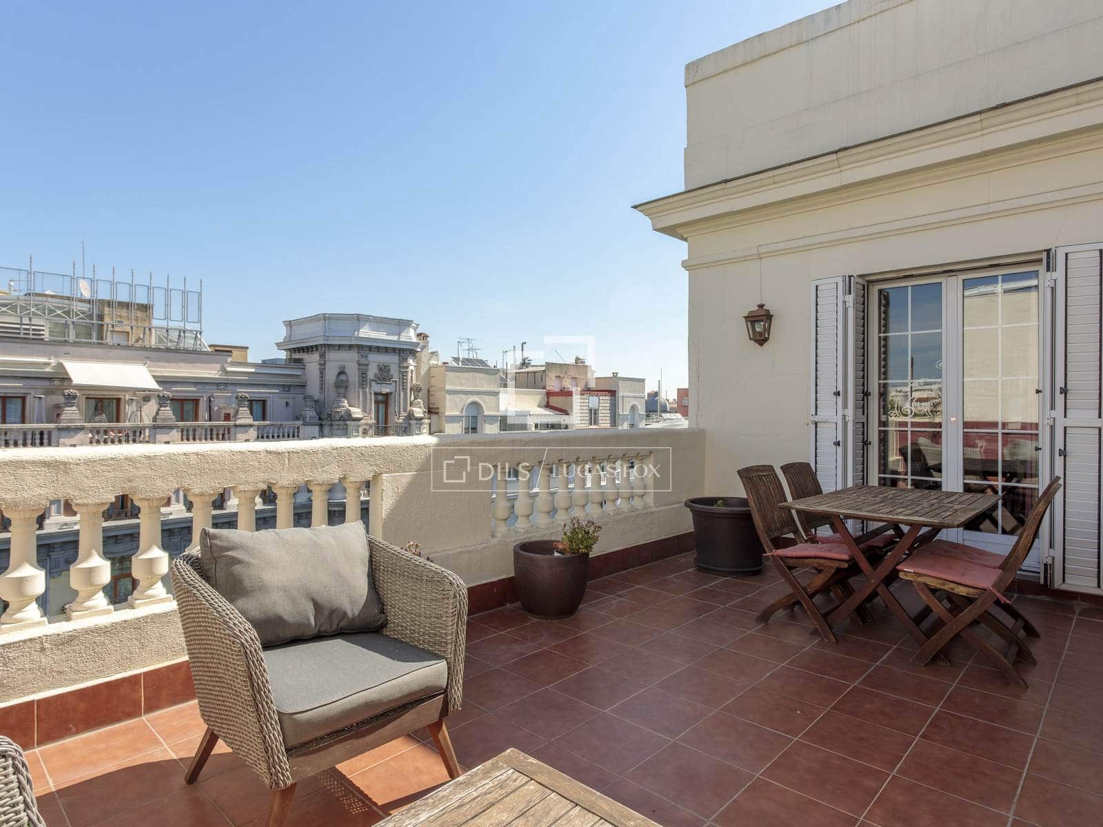 4 soveværelse Penthouse til leje i Madrid by med garage - € 15.000 (Ref: 9867297)