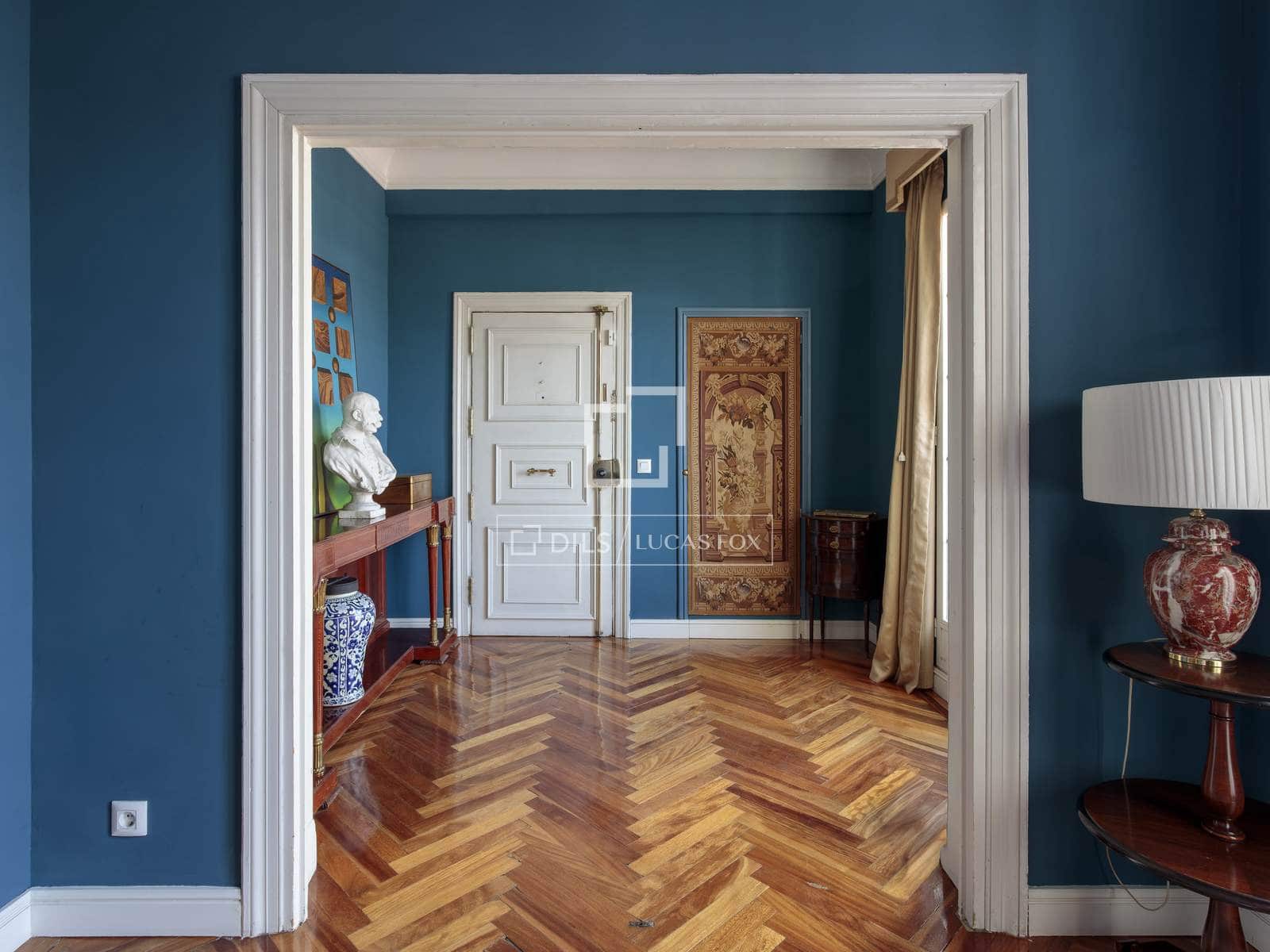 4 soveværelse Penthouse til leje i Madrid by med garage - € 15.000 (Ref: 9867297)