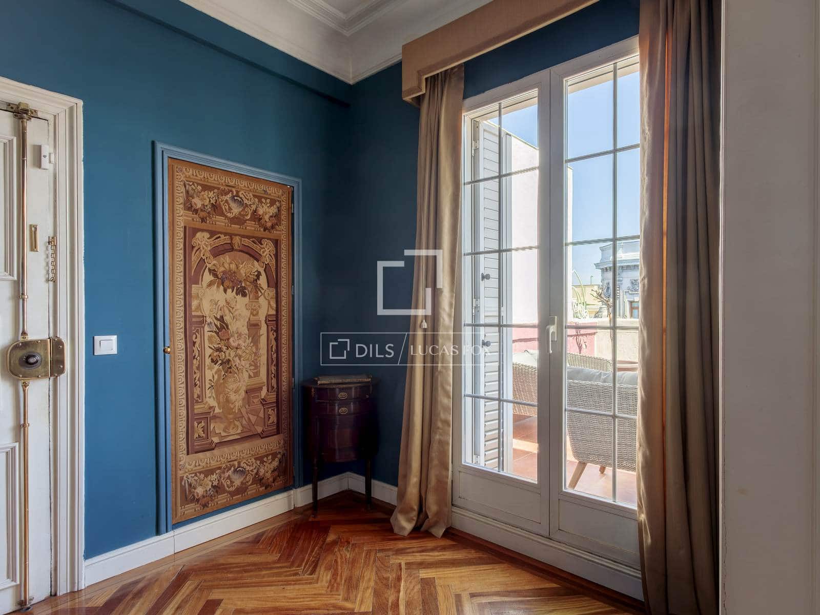4 soveværelse Penthouse til leje i Madrid by med garage - € 15.000 (Ref: 9867297)