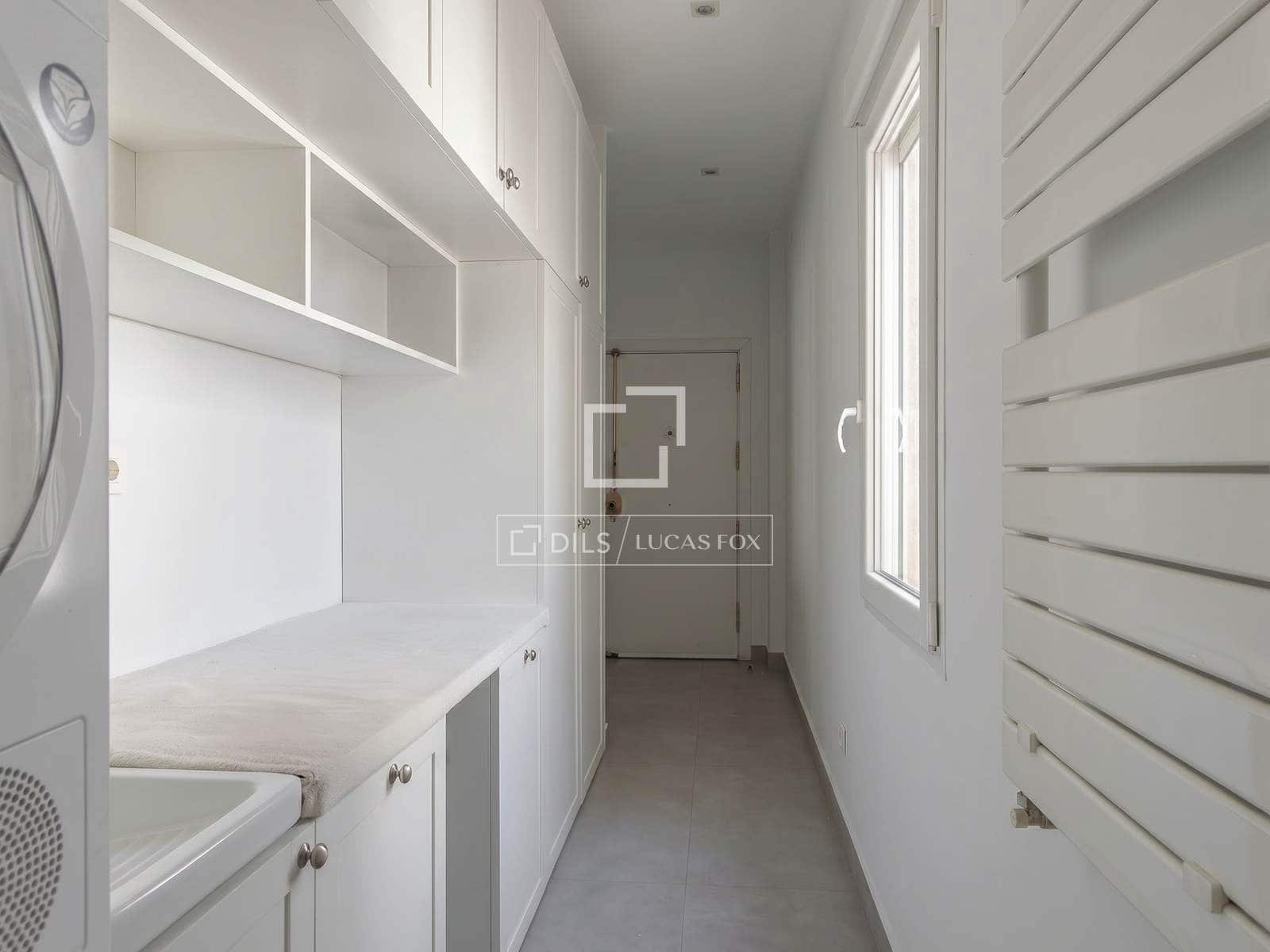 4 soveværelse Penthouse til leje i Madrid by med garage - € 15.000 (Ref: 9867297)