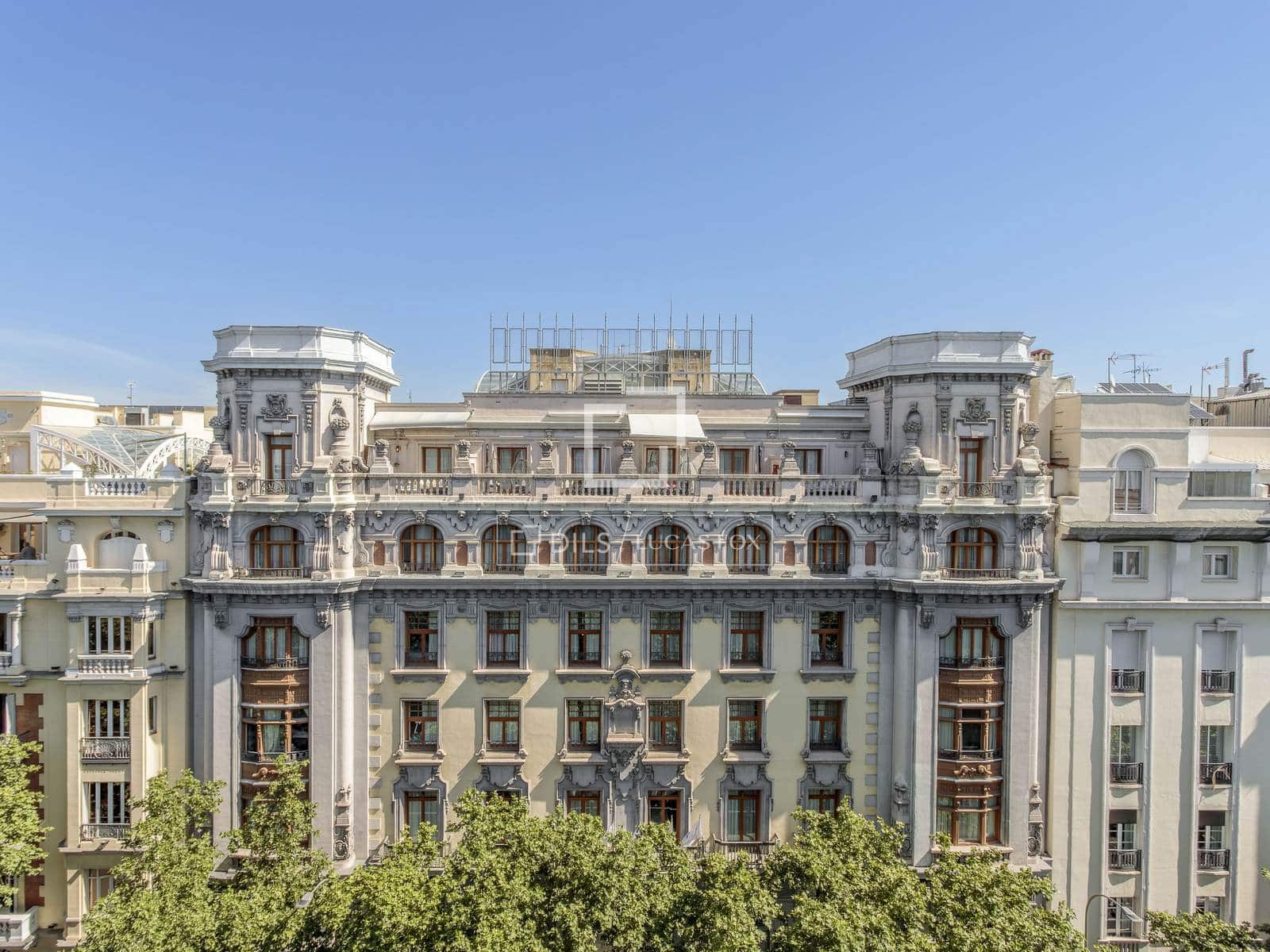 4 soveværelse Penthouse til leje i Madrid by med garage - € 15.000 (Ref: 9867297)