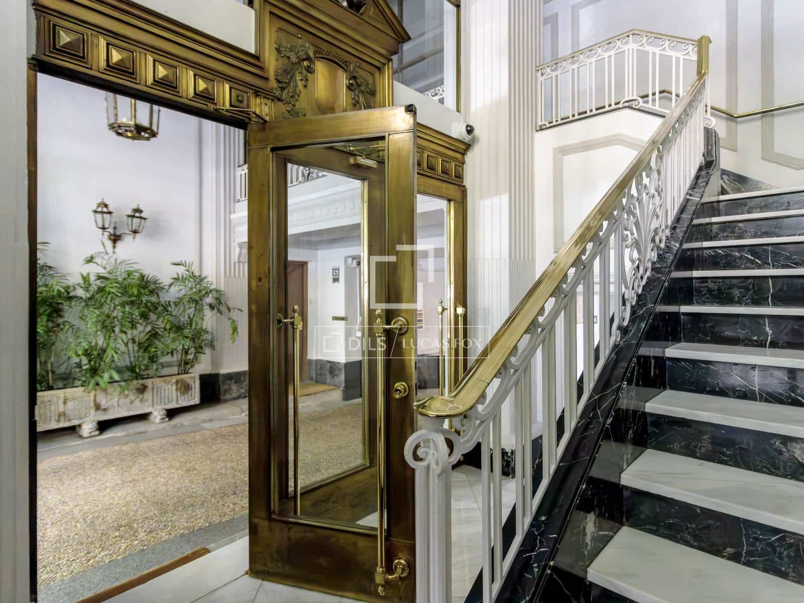 4 soveværelse Penthouse til leje i Madrid by med garage - € 15.000 (Ref: 9867297)