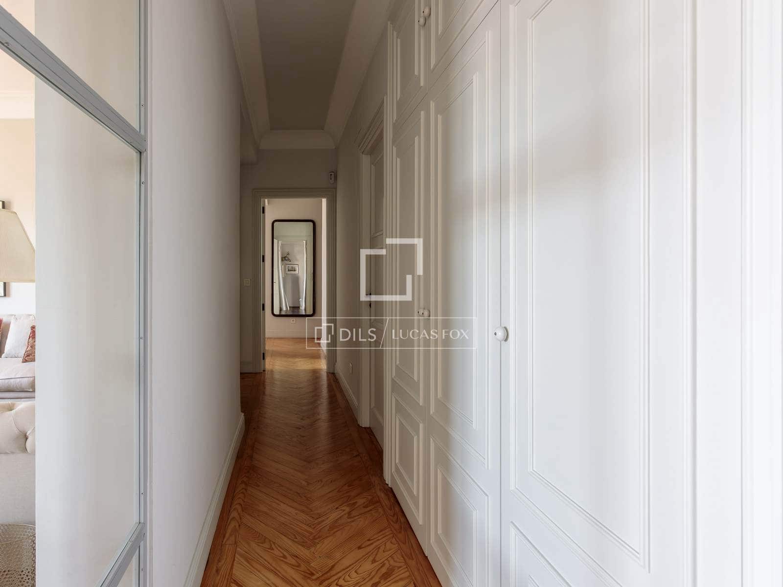4 soveværelse Penthouse til leje i Madrid by med garage - € 15.000 (Ref: 9867297)