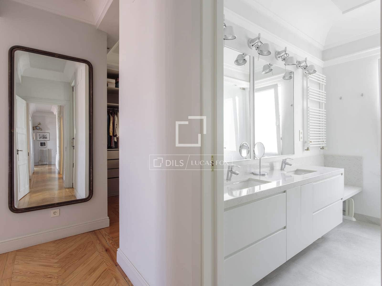 4 soveværelse Penthouse til leje i Madrid by med garage - € 15.000 (Ref: 9867297)