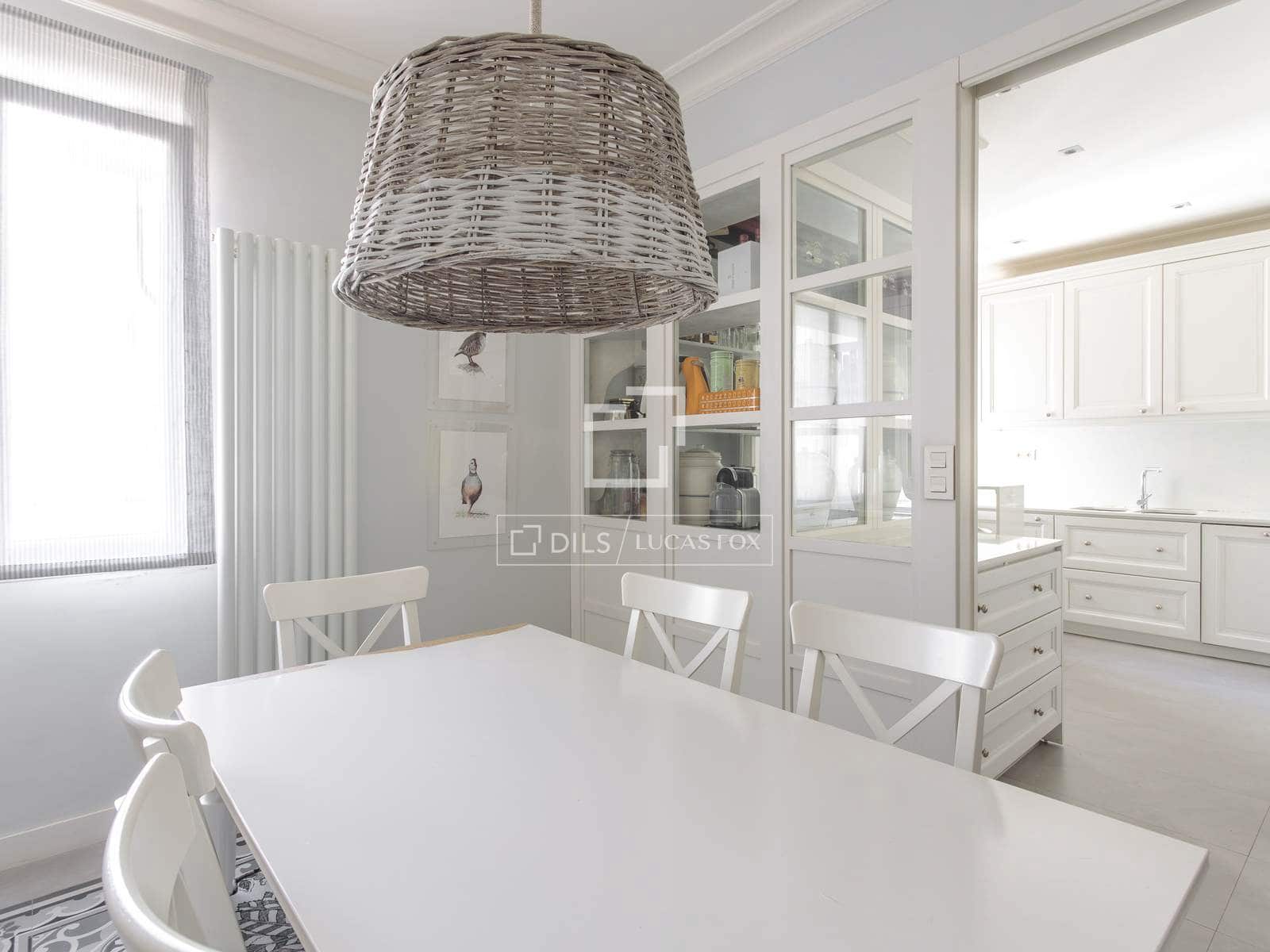 4 soveværelse Penthouse til leje i Madrid by med garage - € 15.000 (Ref: 9867297)