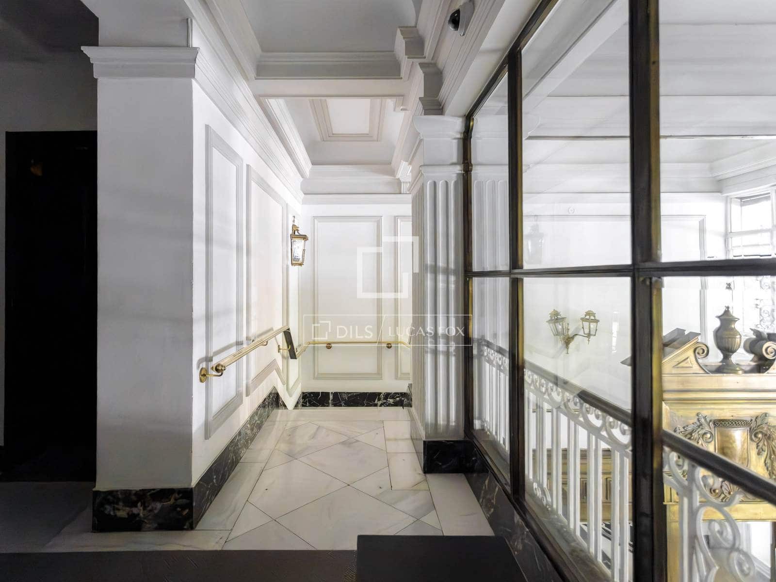 4 soveværelse Penthouse til leje i Madrid by med garage - € 15.000 (Ref: 9867297)