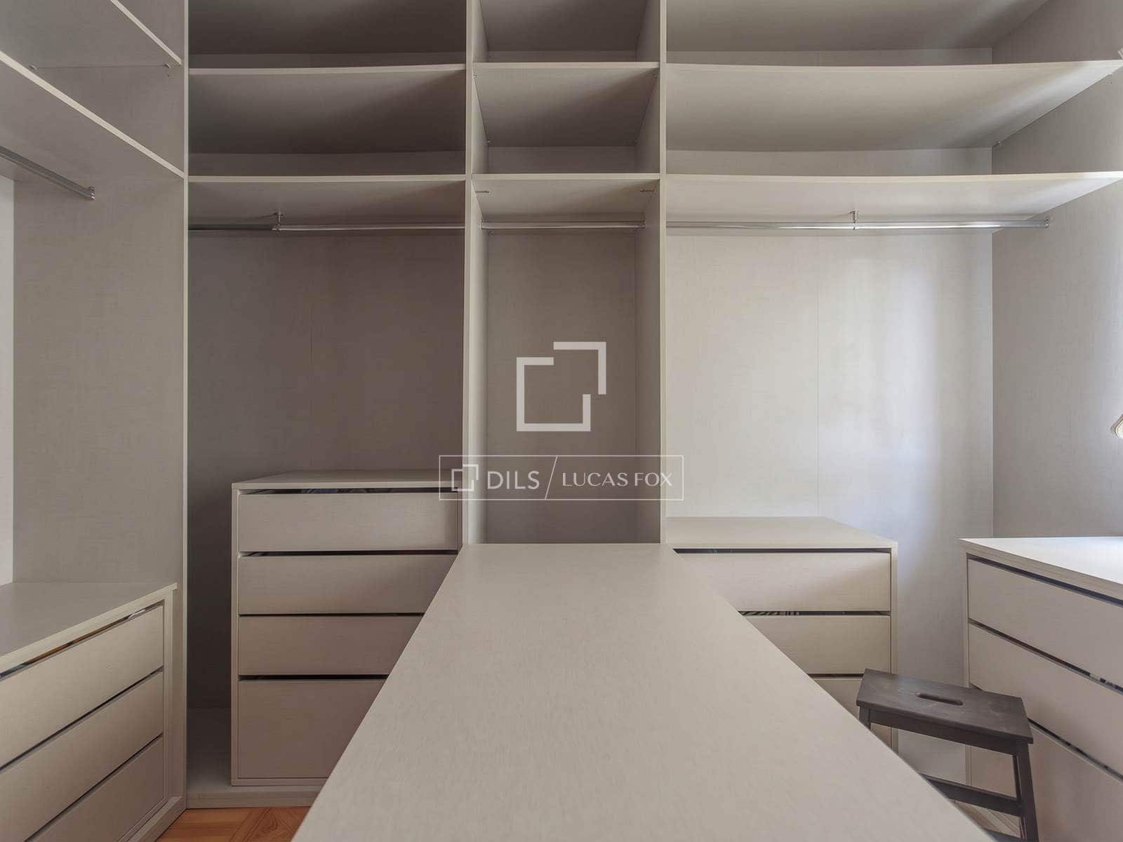 4 soveværelse Penthouse til leje i Madrid by med garage - € 15.000 (Ref: 9867297)